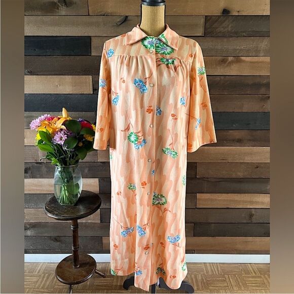 Vintage Other - Vintage Floral Peach Orange Floral Snap Button Front Nightgown Size 12